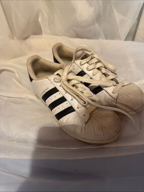 adidas boys size 4 1/2 White and Black Superstar Shell-Toe Sneakers